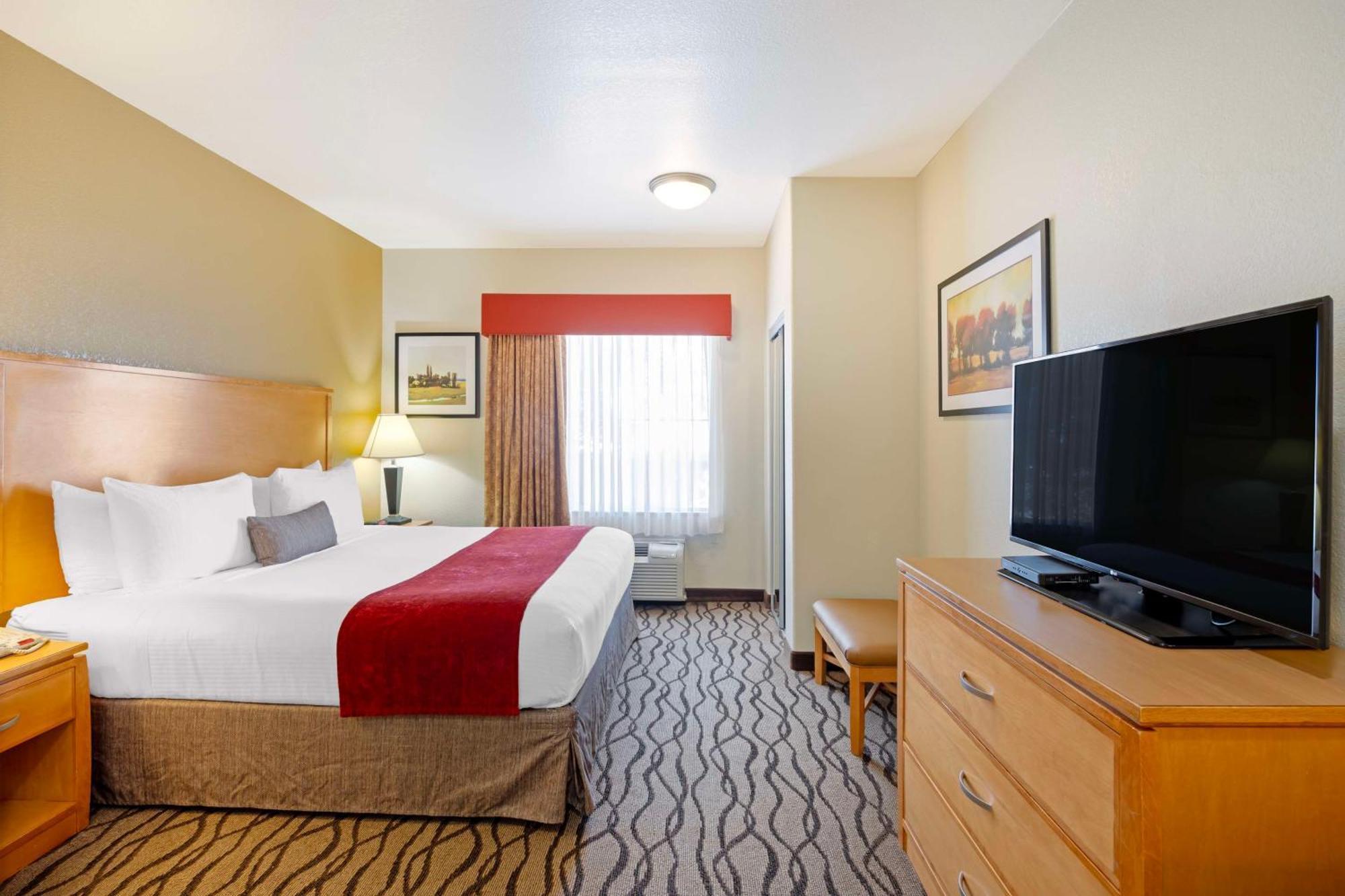 Best Western Plus Guymon Hotel And Suites Exterior photo