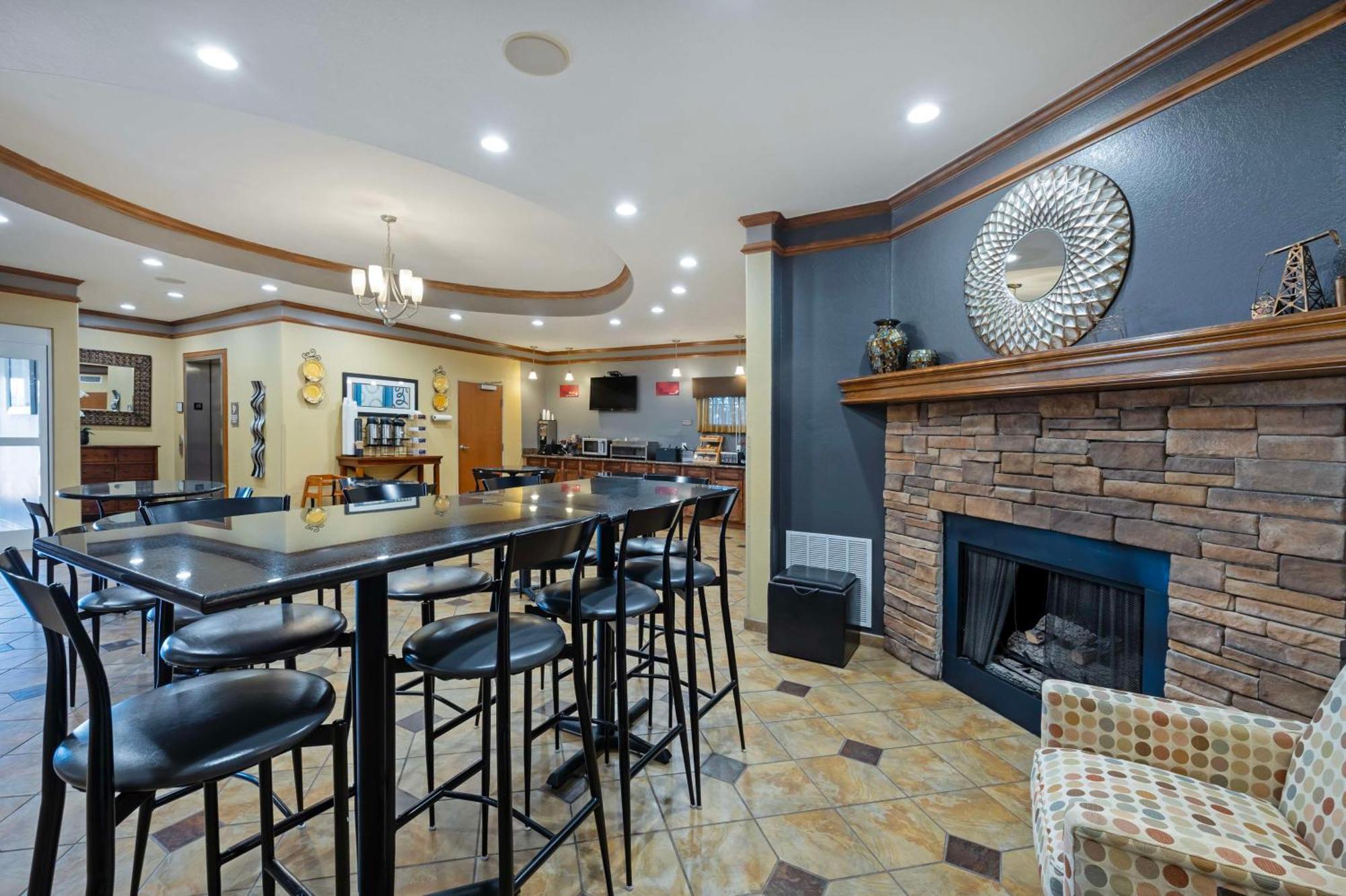 Best Western Plus Guymon Hotel And Suites Exterior photo