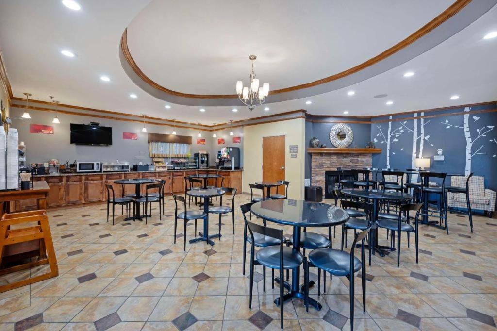 Best Western Plus Guymon Hotel And Suites Exterior photo