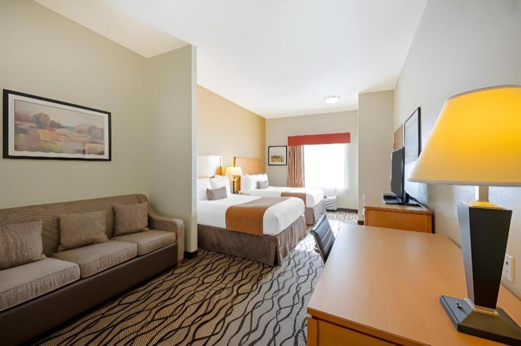Best Western Plus Guymon Hotel And Suites Exterior photo