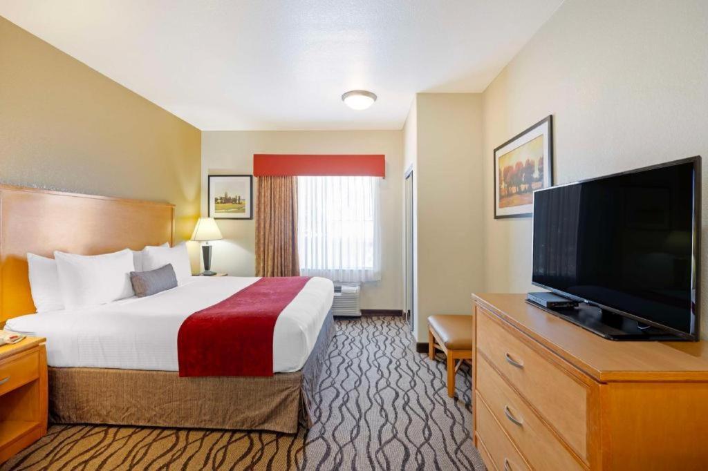 Best Western Plus Guymon Hotel And Suites Exterior photo