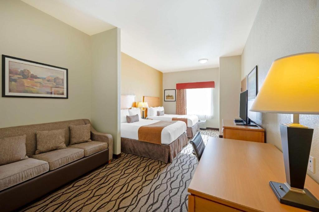 Best Western Plus Guymon Hotel And Suites Exterior photo