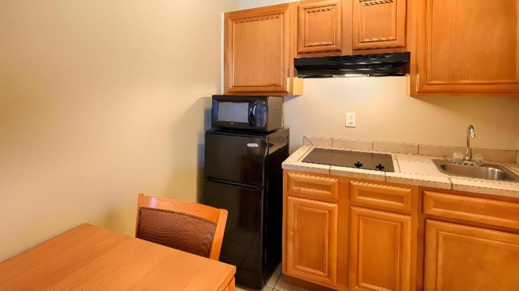 Best Western Plus Guymon Hotel And Suites Exterior photo